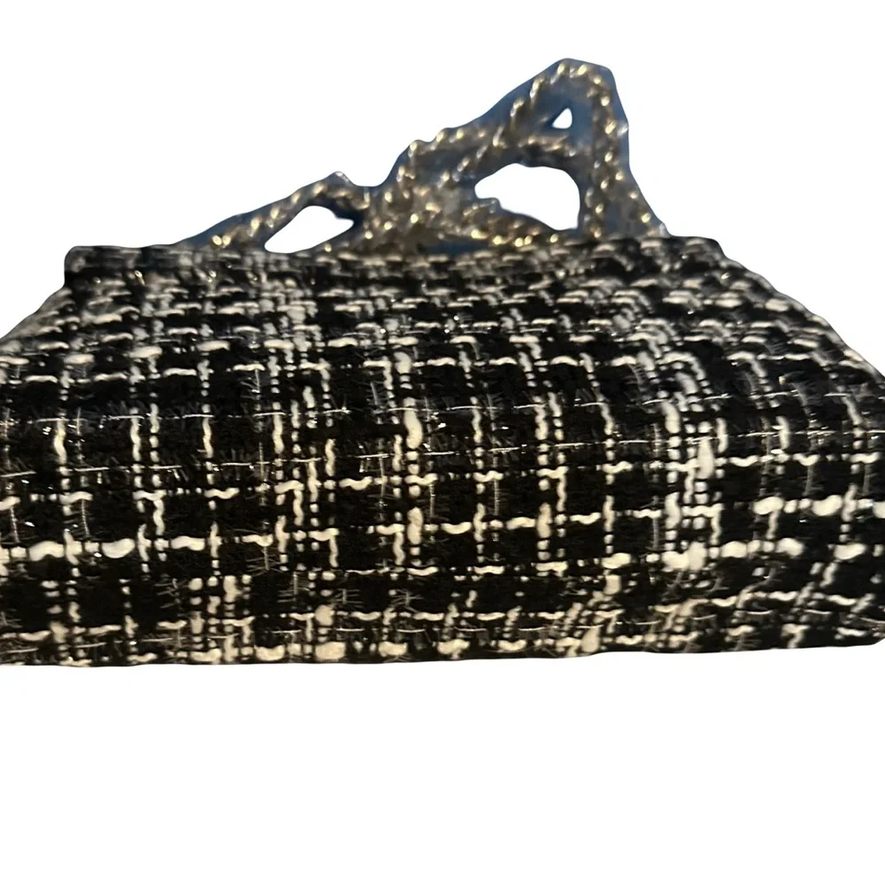 Badgley Mischka black & white tweed with silver tone hardware & heavy chain NWT - Picture 3 of 7